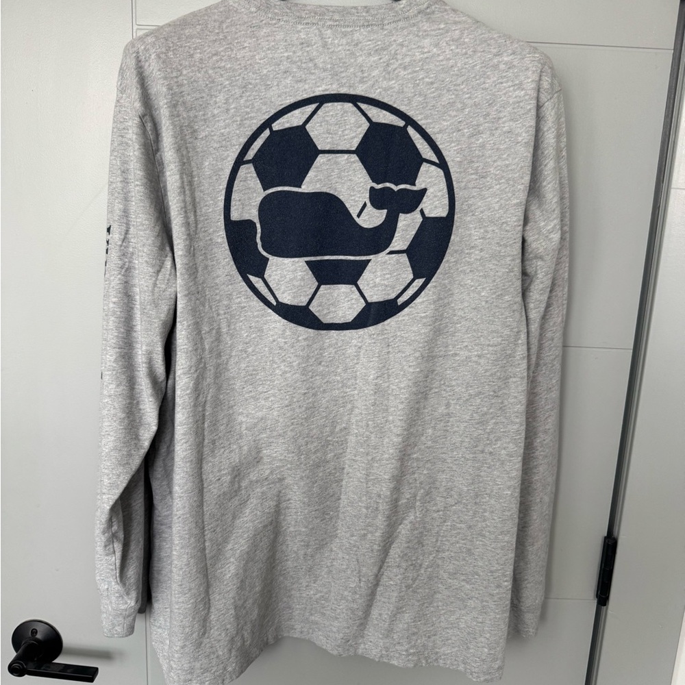 Men’s VINEYARD VINES long sleeve soccer shirt.